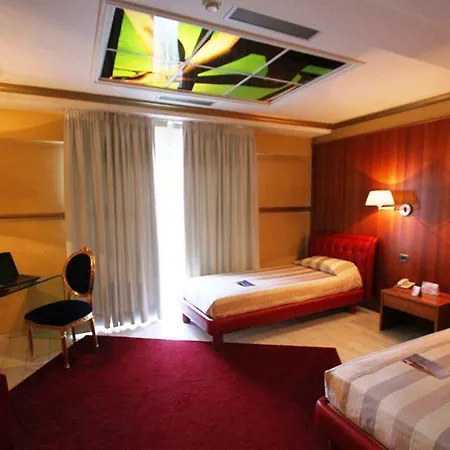 Diplomat & 4* Tirana