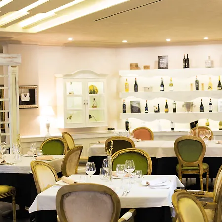 Hotell Diplomat & 4*