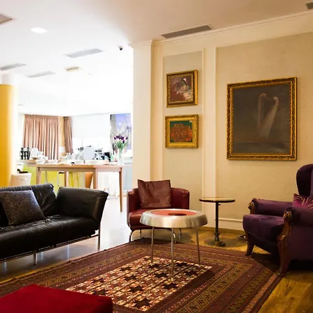 מלון Diplomat & 4*