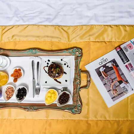 Diplomat & מלון טיראנה