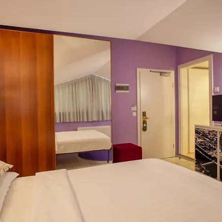 Diplomat & Hotell