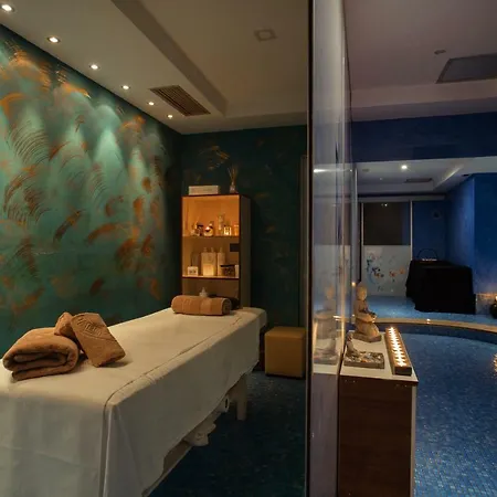 Diplomat & מלון 4*