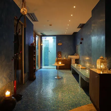 Diplomat & מלון טיראנה