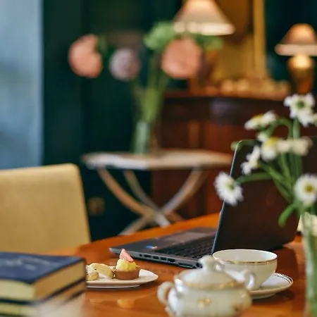 Hotel Diplomat & Tirana