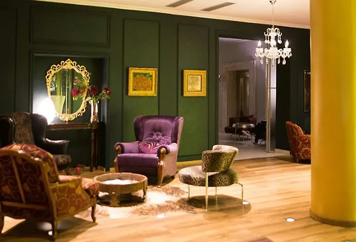 Hotel Diplomat & Tirana