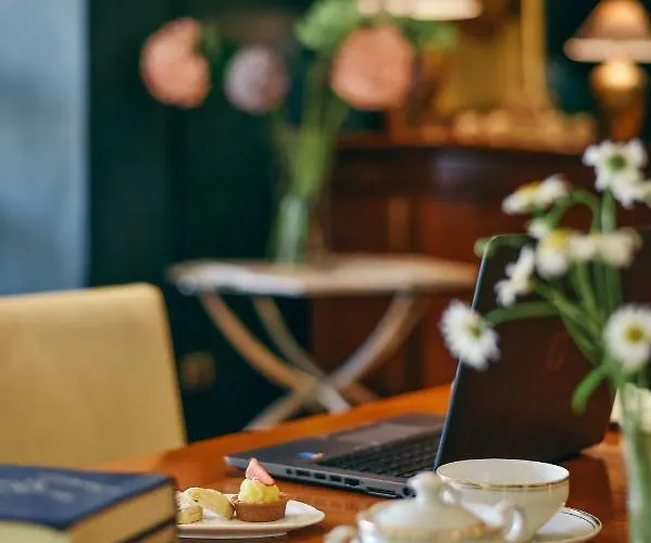 Hotel Diplomat & Tirana