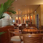 Diplomat & Hotel