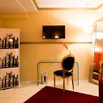 Hotel Diplomat &