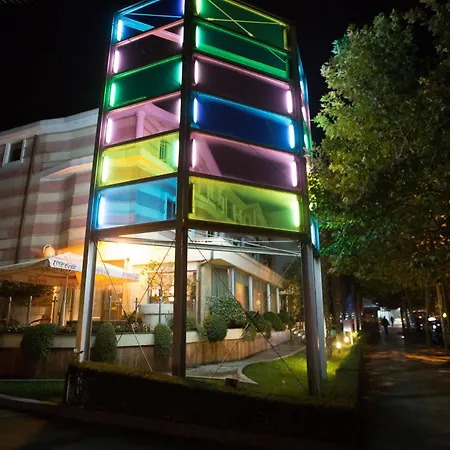 Diplomat & 티라나