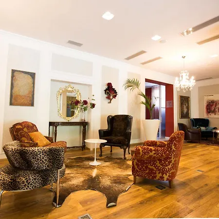 호텔 Diplomat & 티라나