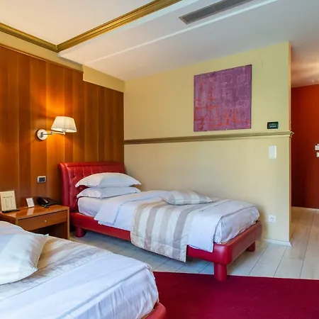 Diplomat & 호텔 4*